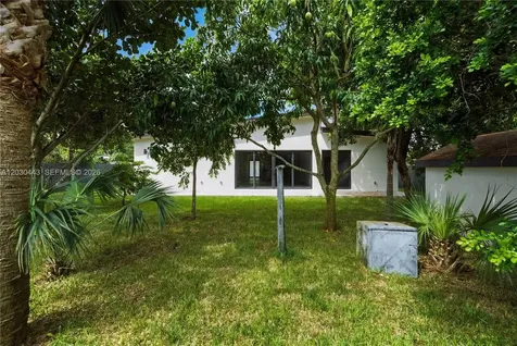 131 Miami Gardens Road West Park FL 33023