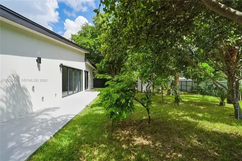 131 Miami Gardens Road West Park FL 33023