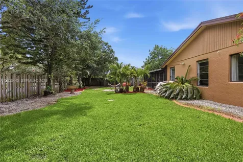 12106 Lymestone Way Cooper City FL 33026