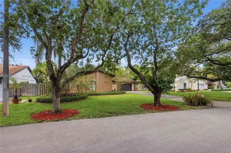 12106 Lymestone Way Cooper City FL 33026