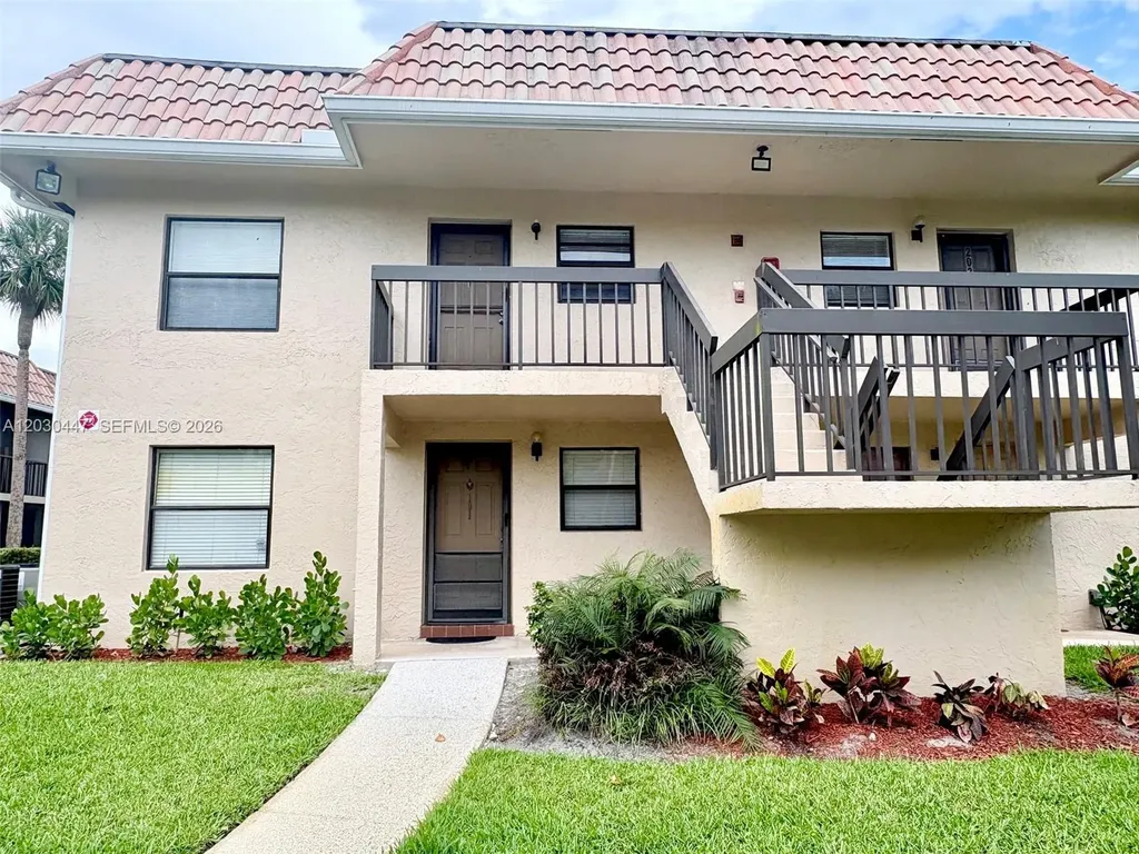 6832 S Palmetto Circle S Boca Raton FL 33433