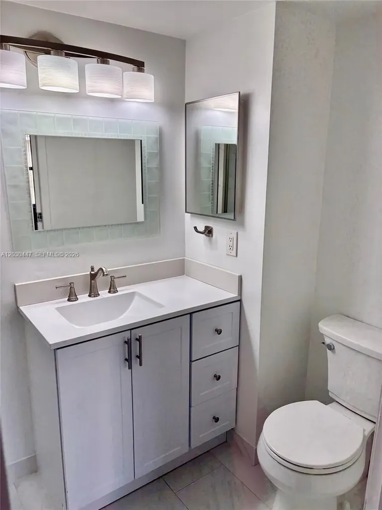 6832 S Palmetto Circle S Boca Raton FL 33433
