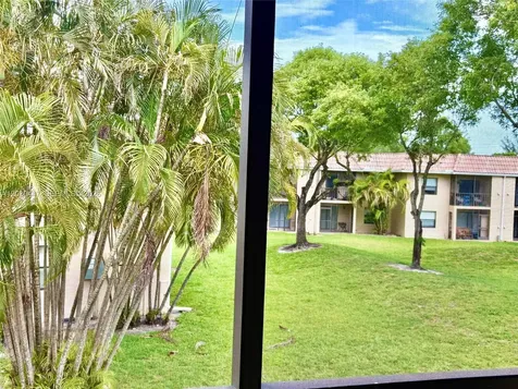 6832 S Palmetto Circle S Boca Raton FL 33433