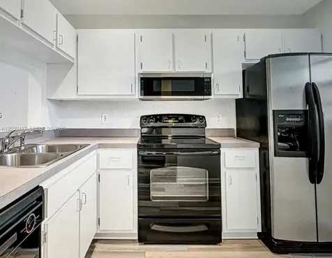 6832 S Palmetto Circle S Boca Raton FL 33433