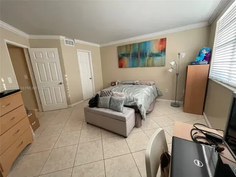 9711 Fontainebleau Boulevard Miami FL 33172