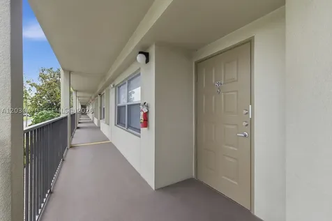 550 SW 138th Avenue Pembroke Pines FL 33027
