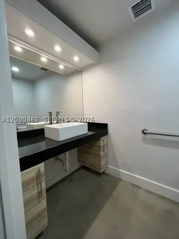 721 NE 3rd Avenue Fort Lauderdale FL 33304