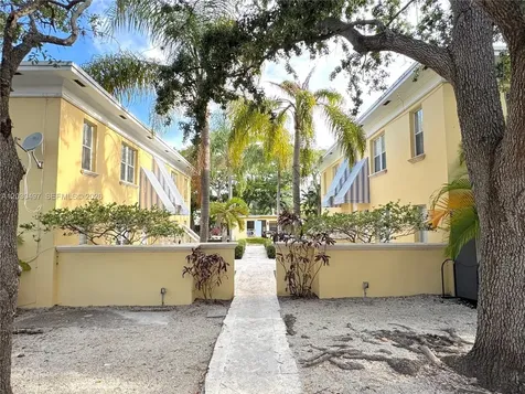 3375 Franklin Avenue Miami FL 33133
