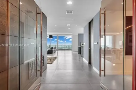 900 Biscayne Boulevard Miami FL 33132