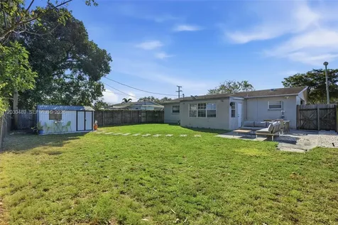 3221 NW 12th Place Lauderhill FL 33311
