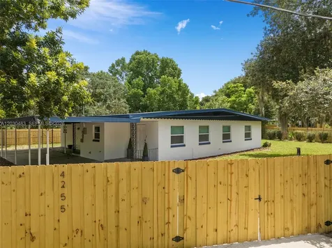 4255 Wee Street Mount Dora FL 32757