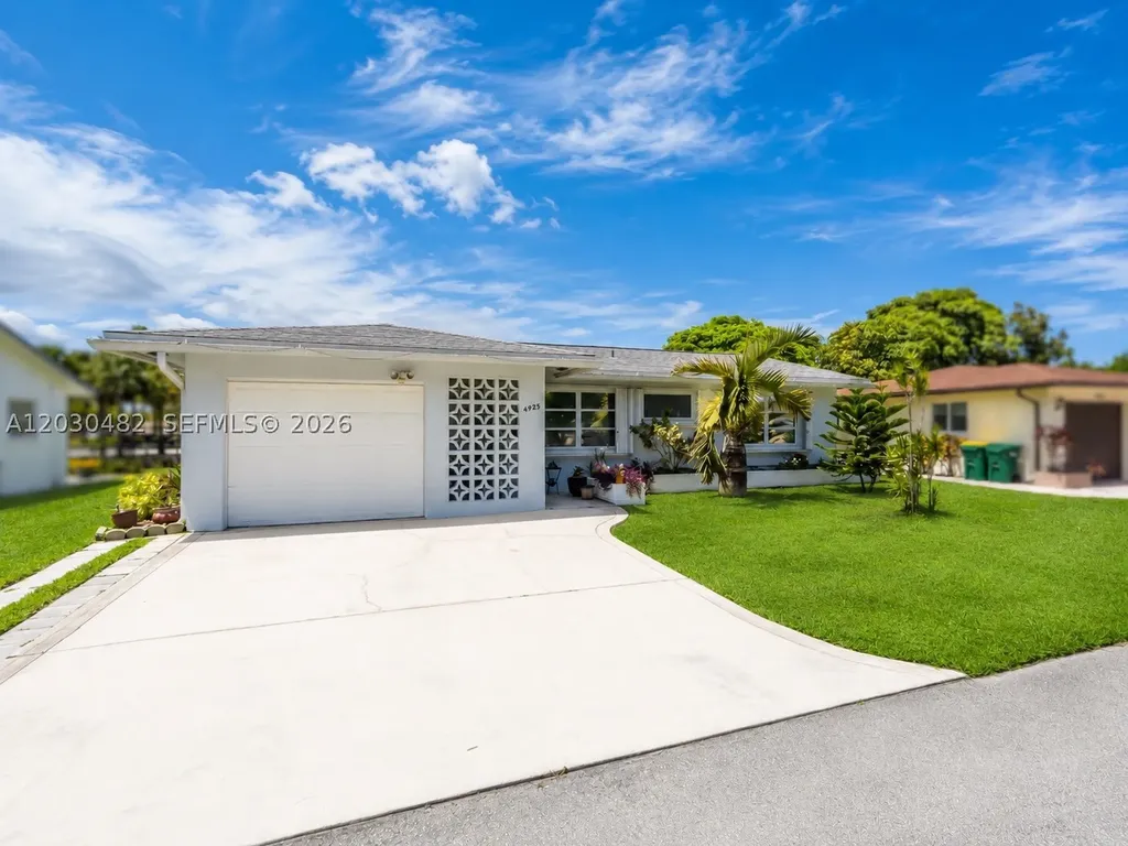 4923 NW 55th Court Tamarac FL 33319
