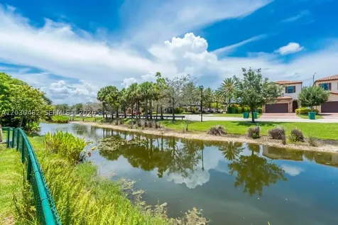 4923 NW 55th Court Tamarac FL 33319