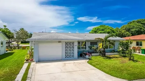 4923 NW 55th Court Tamarac FL 33319