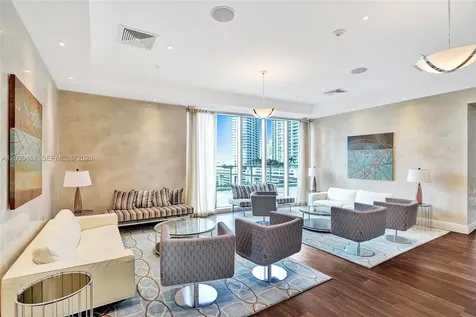 185 SW 7 Street Miami FL 33130