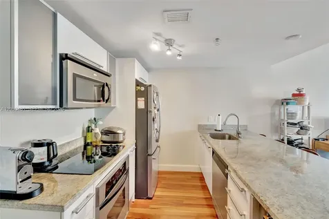 185 SW 7 Street Miami FL 33130