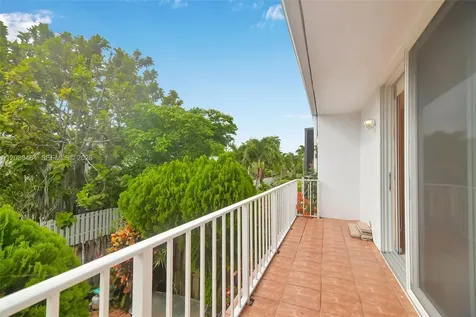 812 NE 26th Avenue Hallandale Beach FL 33009