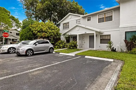 741 NW 105th Terrace Pembroke Pines FL 33026