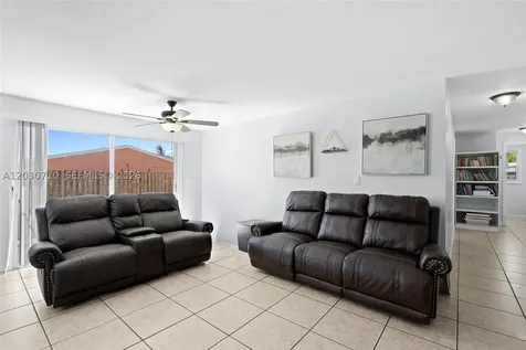 1526 SE Port St Lucie Boulevard Port St. Lucie FL 34952