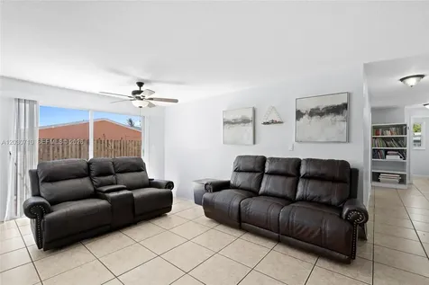 1526 SE Port St Lucie Boulevard Port St. Lucie FL 34952