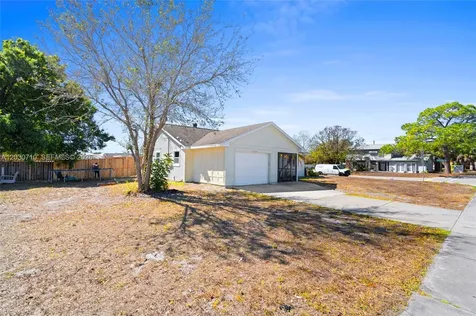 1526 SE Port St Lucie Boulevard Port St. Lucie FL 34952