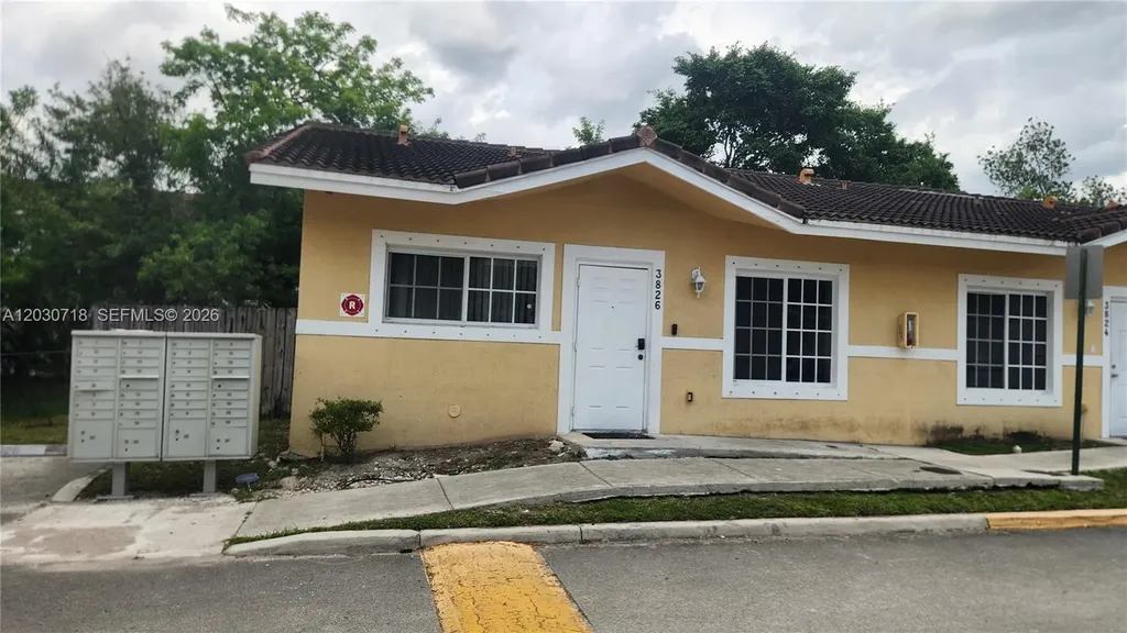 3826 SW 48th Avenue Hollywood FL 33023