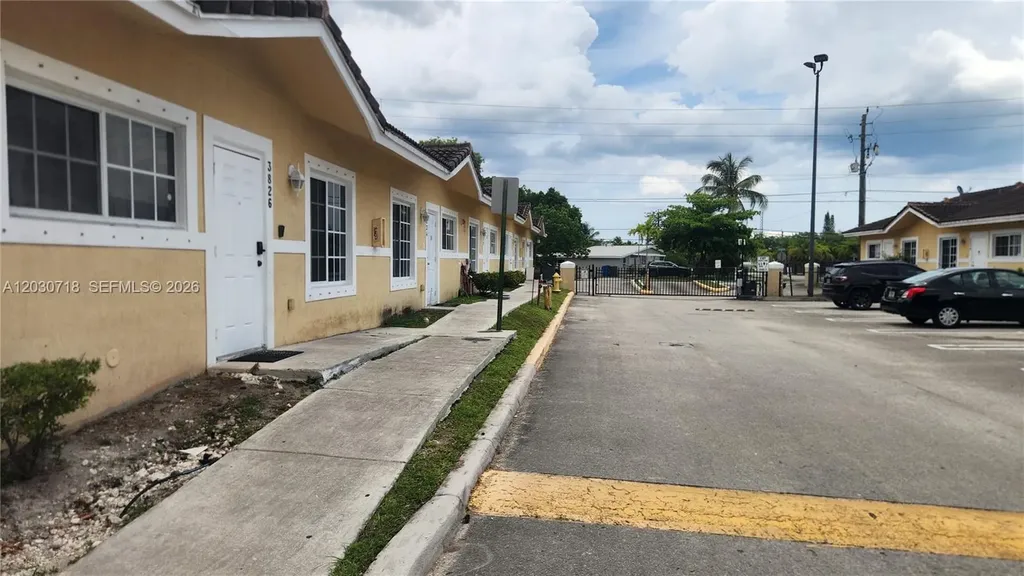 3826 SW 48th Avenue Hollywood FL 33023