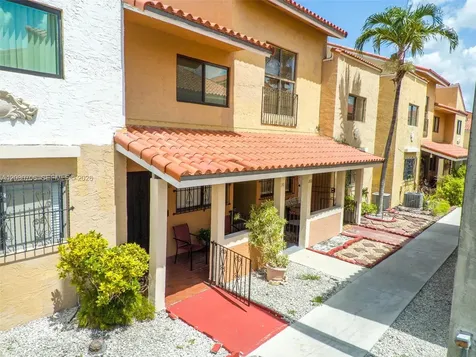 2740 W 62nd Place Hialeah FL 33016