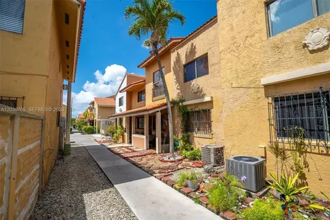 2740 W 62nd Place Hialeah FL 33016