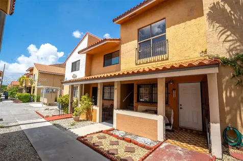 2740 W 62nd Place Hialeah FL 33016