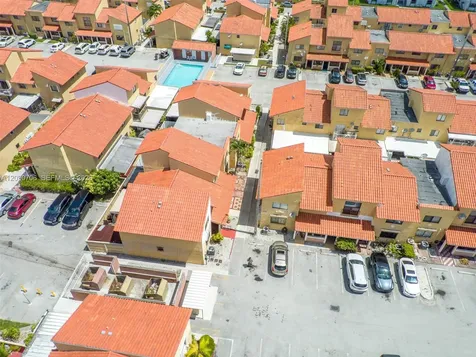 2740 W 62nd Place Hialeah FL 33016