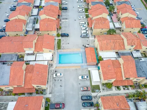 2740 W 62nd Place Hialeah FL 33016