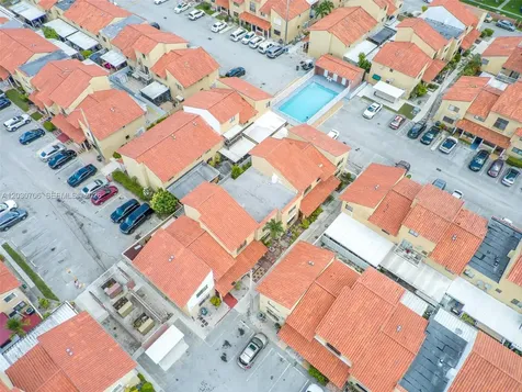 2740 W 62nd Place Hialeah FL 33016
