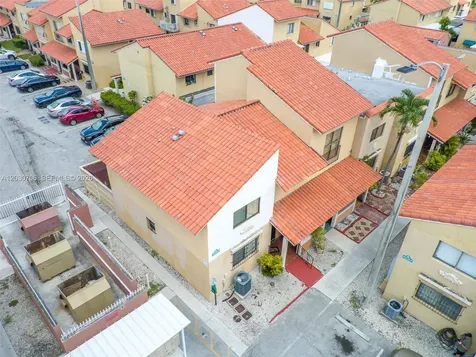 2740 W 62nd Place Hialeah FL 33016