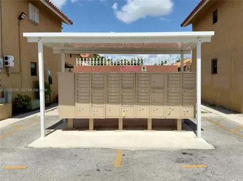 2740 W 62nd Place Hialeah FL 33016
