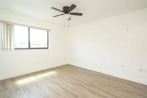 2740 W 62nd Place Hialeah FL 33016