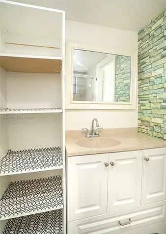 2740 W 62nd Place Hialeah FL 33016