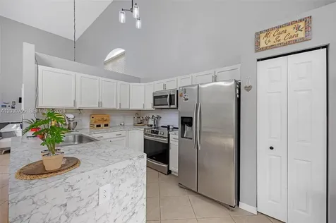 2001 SE 14th Circle Homestead FL 33035