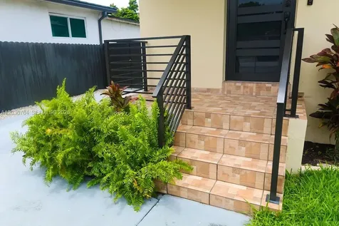 161 E 36th Street Hialeah FL 33013