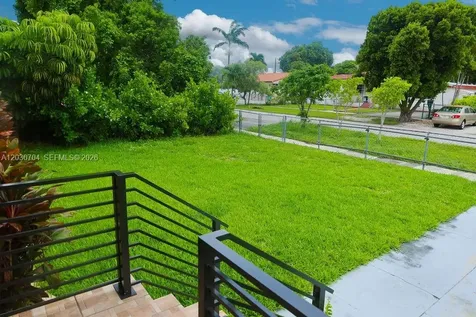 161 E 36th Street Hialeah FL 33013