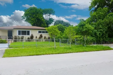 161 E 36th Street Hialeah FL 33013