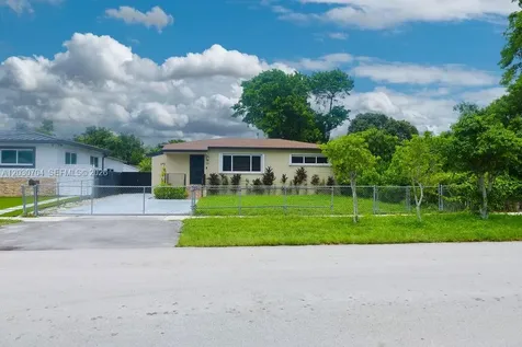 161 E 36th Street Hialeah FL 33013