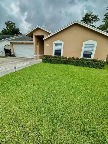 1010 Salmon Isle Green Acres FL 33413
