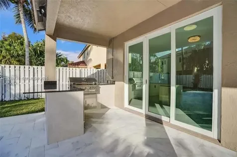 852 Heritage Drive Weston FL 33326