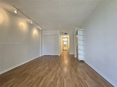 900 NE 195th Street Miami FL 33179