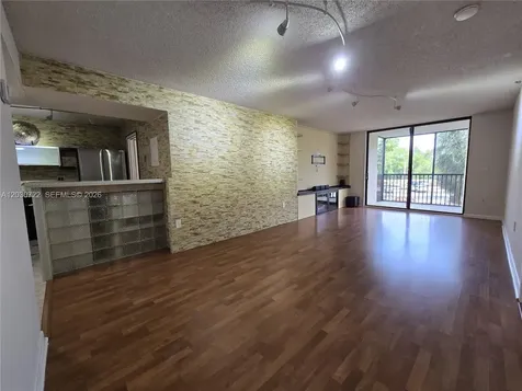 900 NE 195th Street Miami FL 33179