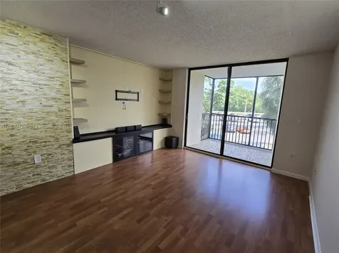 900 NE 195th Street Miami FL 33179