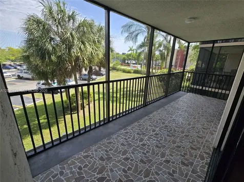 900 NE 195th Street Miami FL 33179