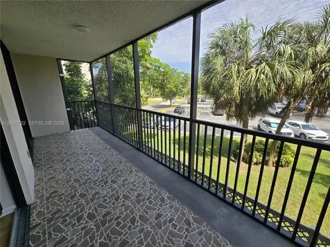 900 NE 195th Street Miami FL 33179