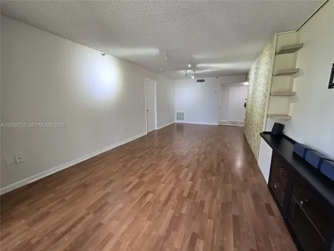 900 NE 195th Street Miami FL 33179